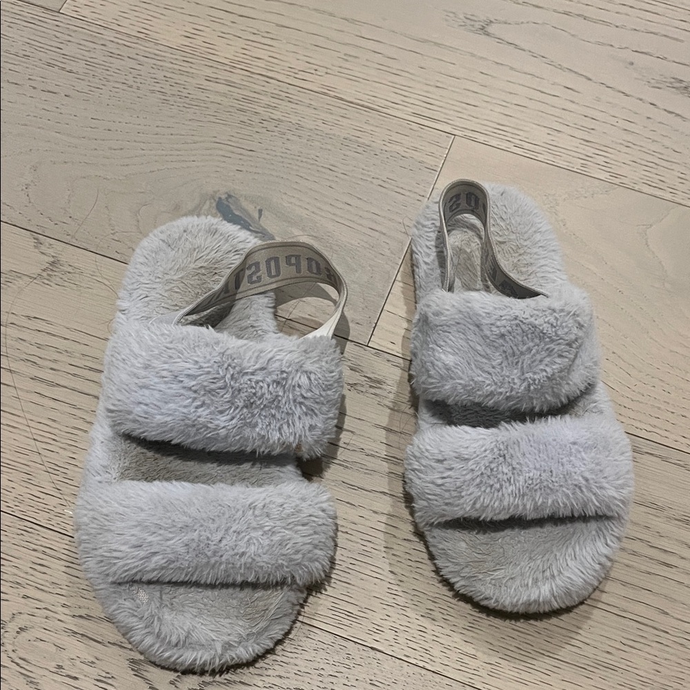 Aeropostale Soft Gray Women's Slippers - Picture 1 of 1